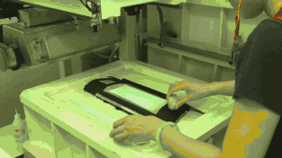 M9Y071W2OG5JW.gif
