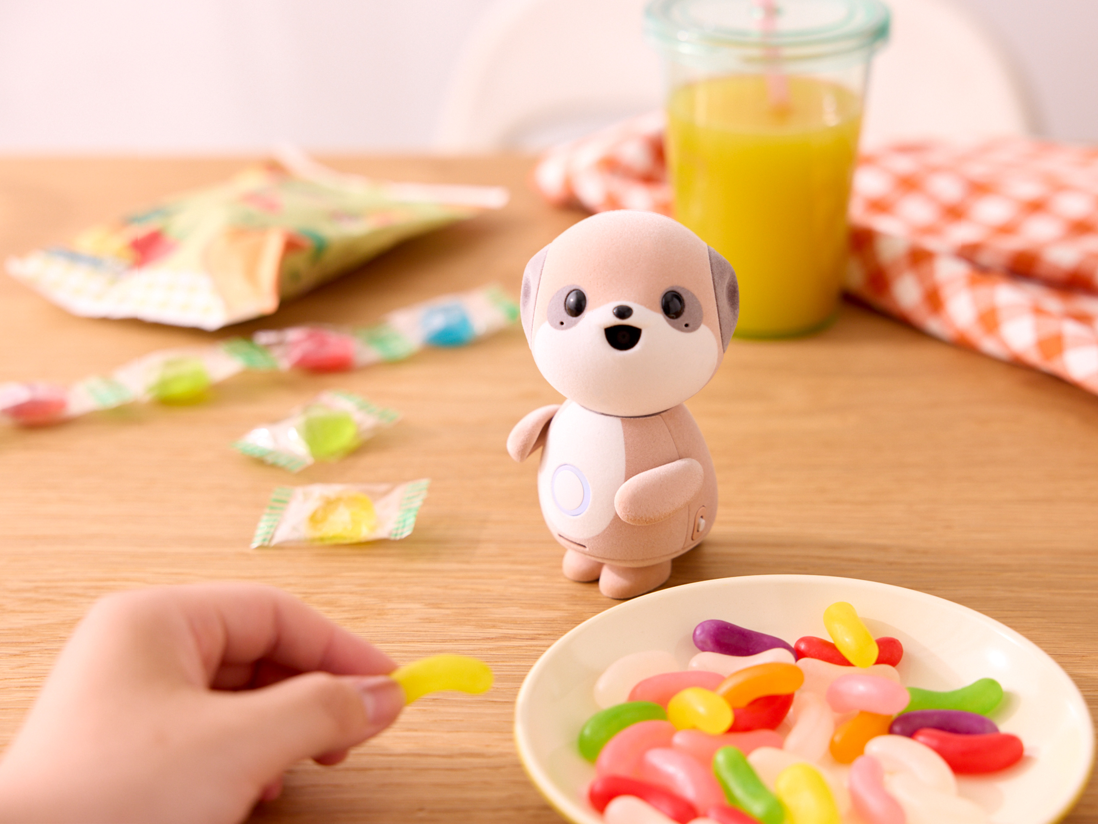 740311_sharp_companion_robot_series_01.jpg 740311_sharp_companion_robot_series_01.jpg