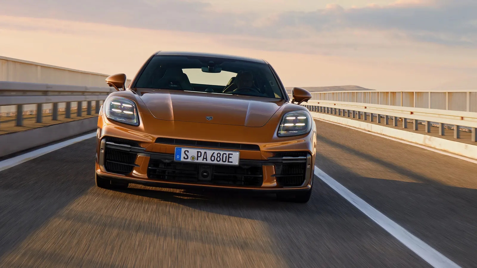 小米致敬保时捷?真正的保时捷长这样…