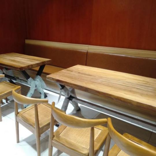西安实木餐桌椅批发厂家案例，古觉面馆定制餐桌椅
